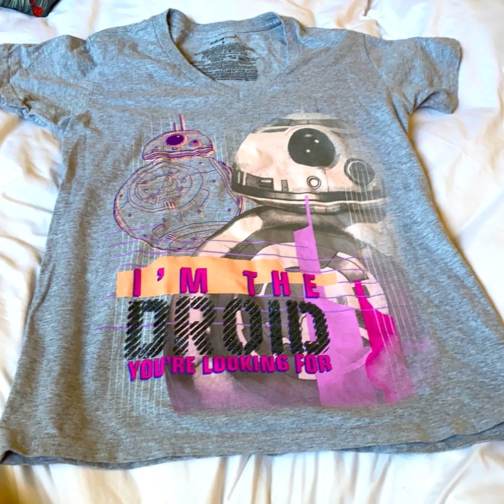Like New DisneyStore Star Wars BB-8 V-neck Tee